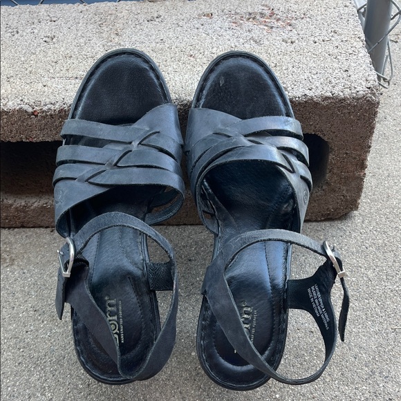 BORN leather strappy platform heeled sandals. Size 10M - Picture 2 of 6